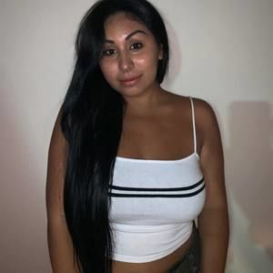 Meet your Posher, Lesly